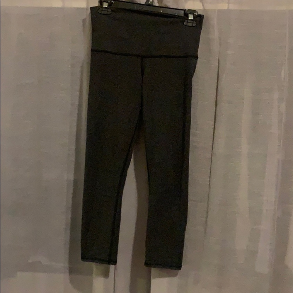 LULULEMON 3/4 charcoal leggings